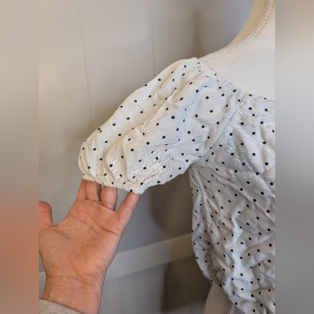Hollister White Polka Dot Off-Shoulder Crop Top – Size Small - Picture 5 of 9